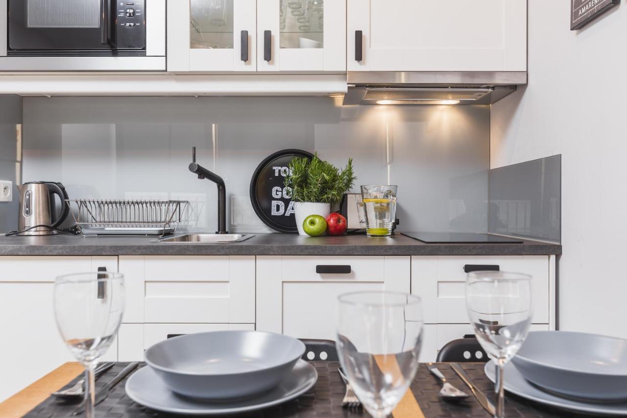 Sunflower Apartment Old Town Краків Екстер'єр фото