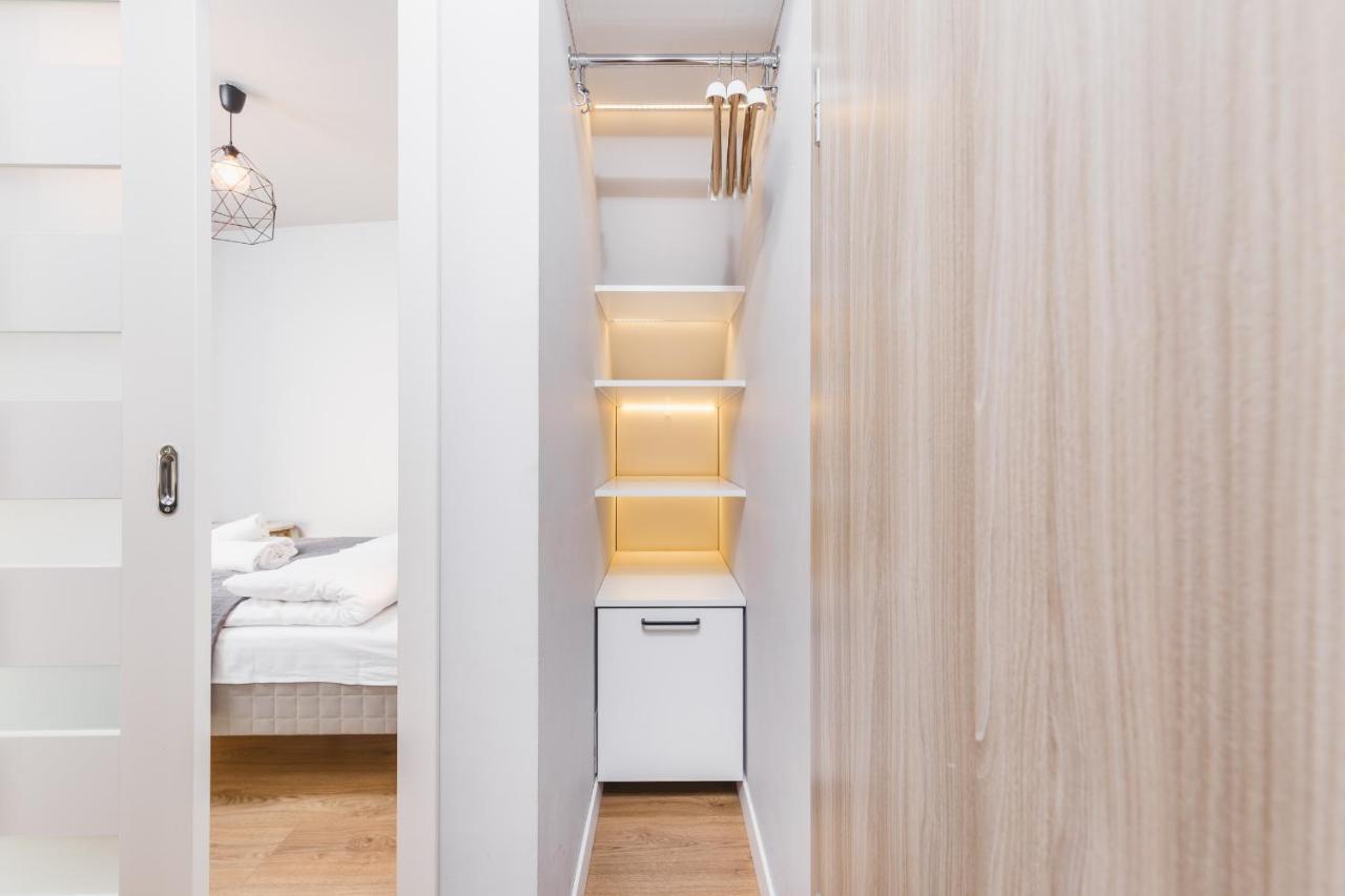 Sunflower Apartment Old Town Краків Екстер'єр фото